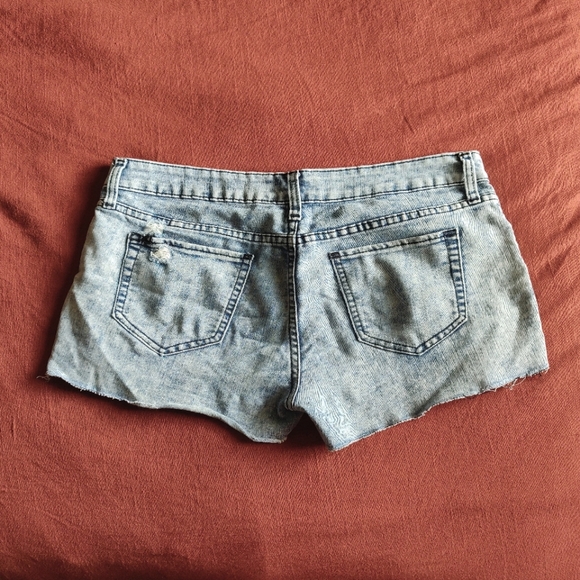 Lovesick Shorts - Picture 4 of 4